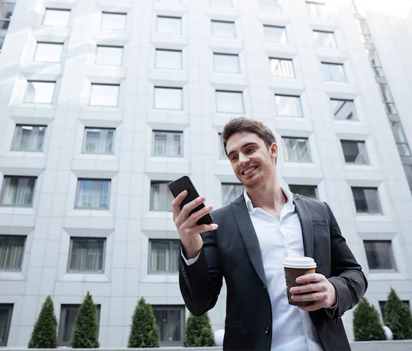 Carte de visite digitale – Immobilier (agent immobilier, biens à la une, RDV)